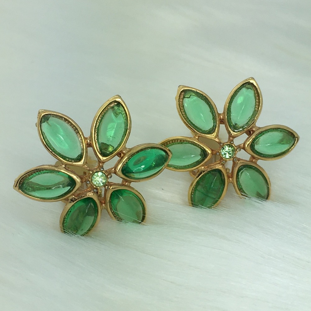 Vintage Signed Marvella Green Flower Earrings - Picture 2 of 7
